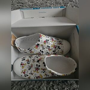 NWT Disney Mickey natives J1